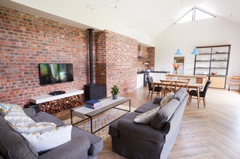 Kirkland exposed brick wall by experts in WA near 98033